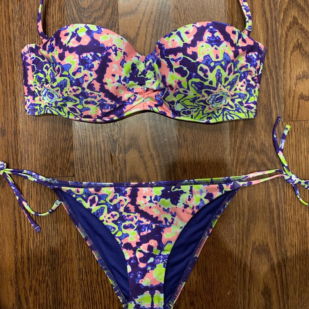BRAND NEW VS Paisley Bikini